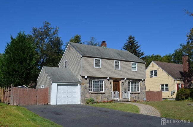 Building Photo - 550 4th St