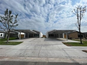 Building Photo - 1412 Hibiscus Ave