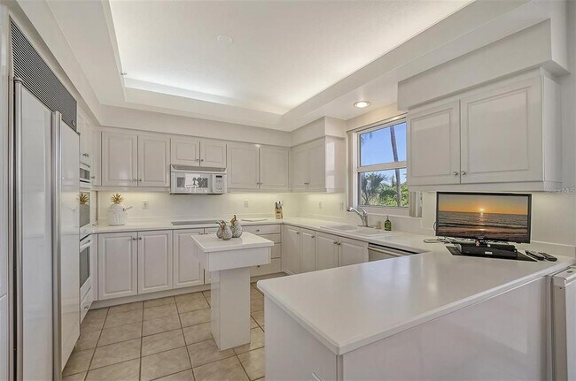 Building Photo - 3010 Grand Bay Blvd