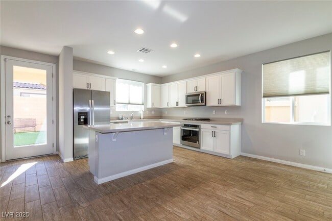 Building Photo - 10461 Skye Summit Ave