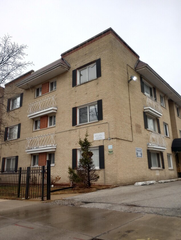 7819 S South Shore Dr Unit B8, Chicago, IL 60649 Condo for Rent in