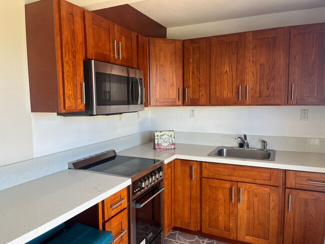 Building Photo - 437 Maono Loop