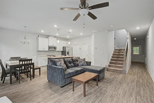 Foto del edificio - 1360 Sugar Glen Ct