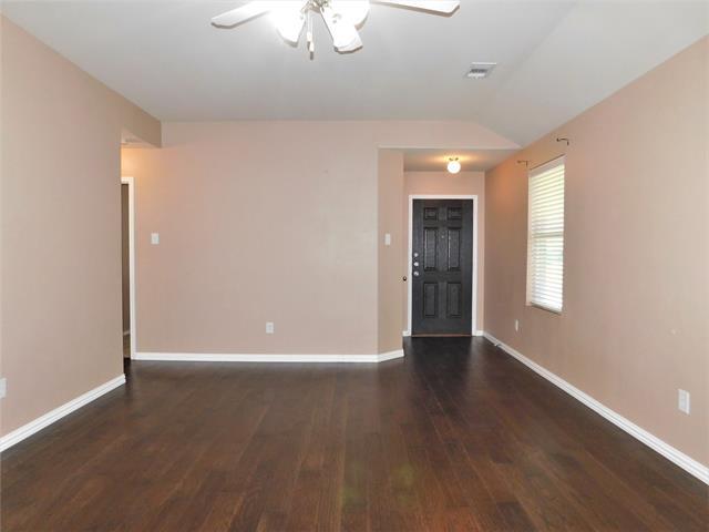 Foto del edificio - 3704 San Lucas Ln