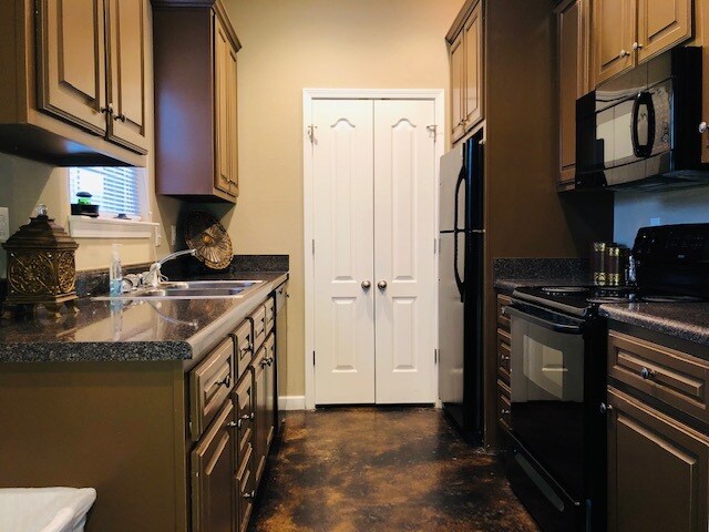 Building Photo - 4305 E Bekah Dr