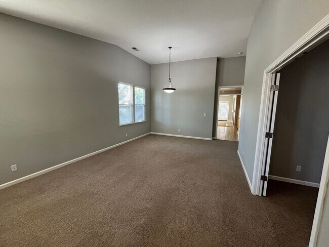 Building Photo - Beautiful Large Home in Wildhorse