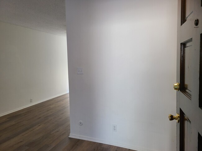 Building Photo - 7050 Waring Ave