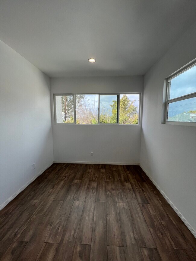 Building Photo - 555 North La Cadena Drive, Unit 1