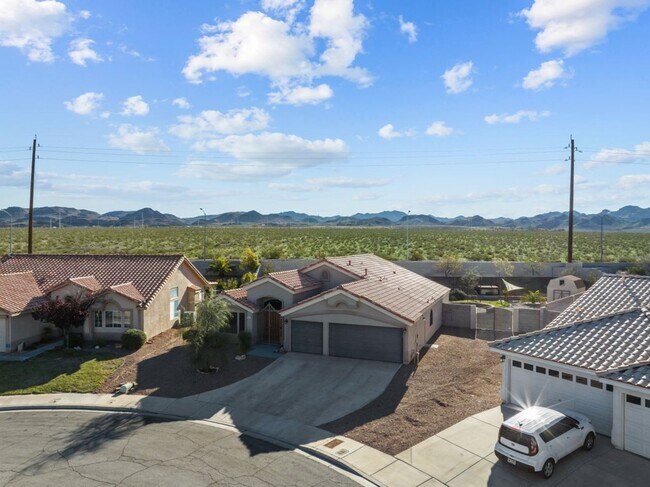 Foto del edificio - Spacious Single Story, 4 Bedroom "Henderso...