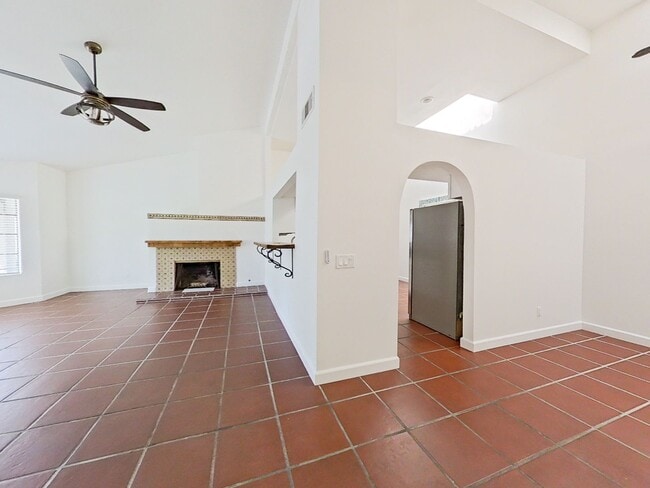 Foto del edificio - Charming 2-Bedroom Single-Story Furnished ...