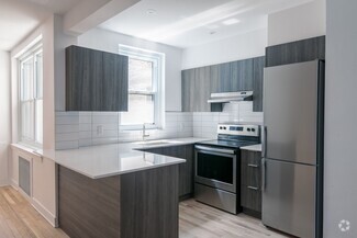Building Photo - 2105 Rue Chomedey