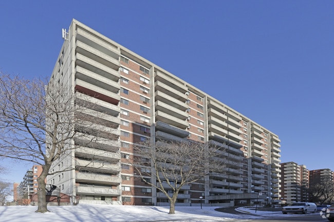 Building Photo - Chateau Doral