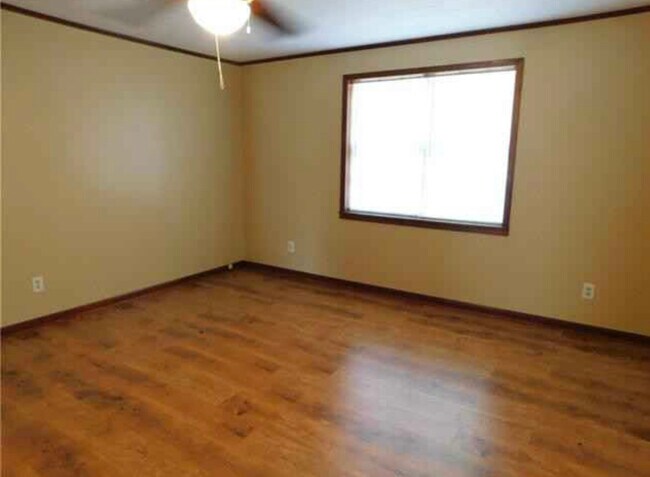 Building Photo - 1807 LA-440