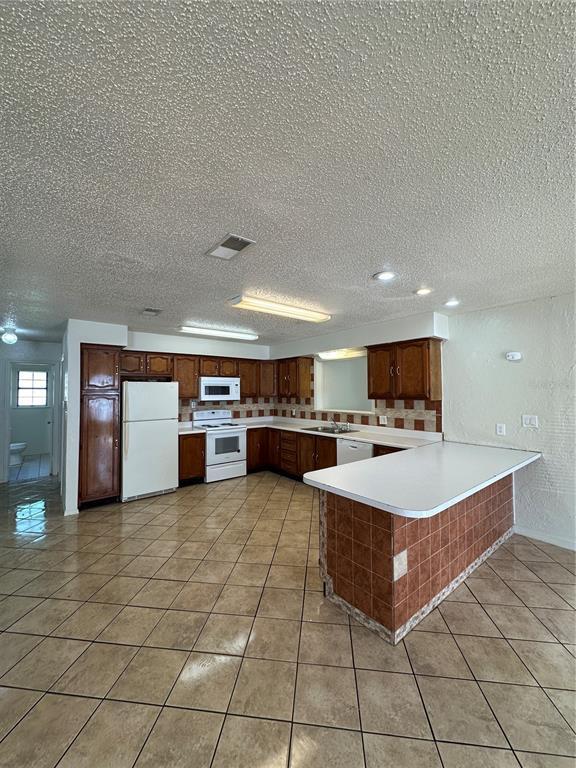 Foto del edificio - 5907 NW 65th Pl