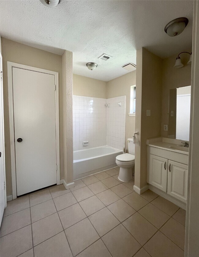Building Photo - 14874 Easingwold Dr