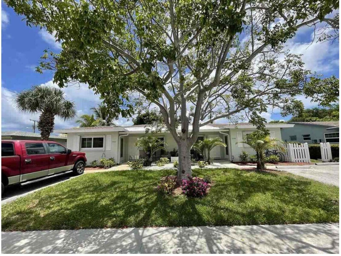 Foto principal - 2300 NE 5th Ave