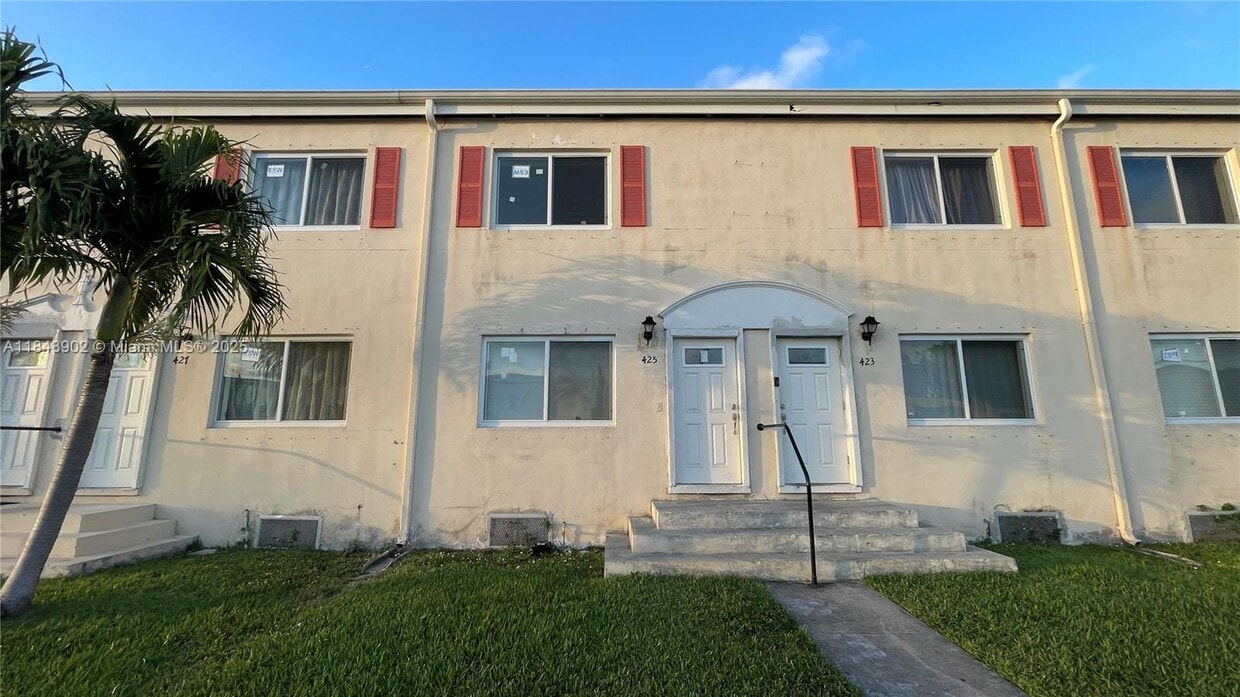 Foto principal - 425 NW 84th Terrace