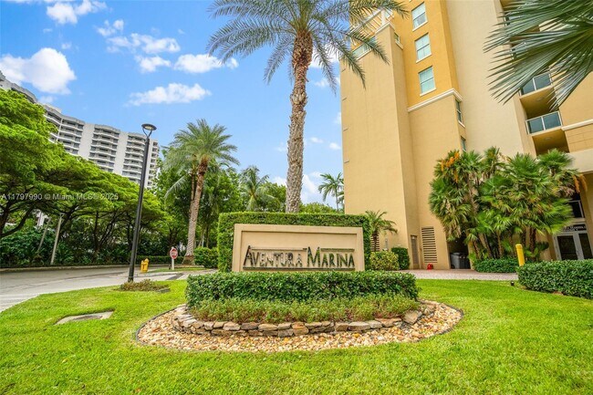 Foto del edificio - 3340 NE 190th St