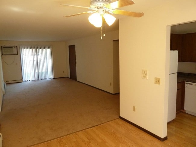 Building Photo - 2425 Chalet Gardens Ct