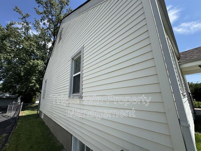 Foto del edificio - 1629 Talisman Ln