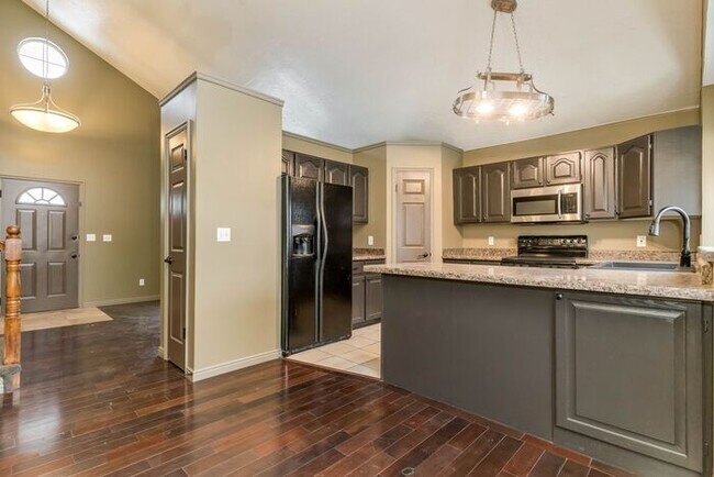 Building Photo - Beautiful Single Family Home for Rent in L...