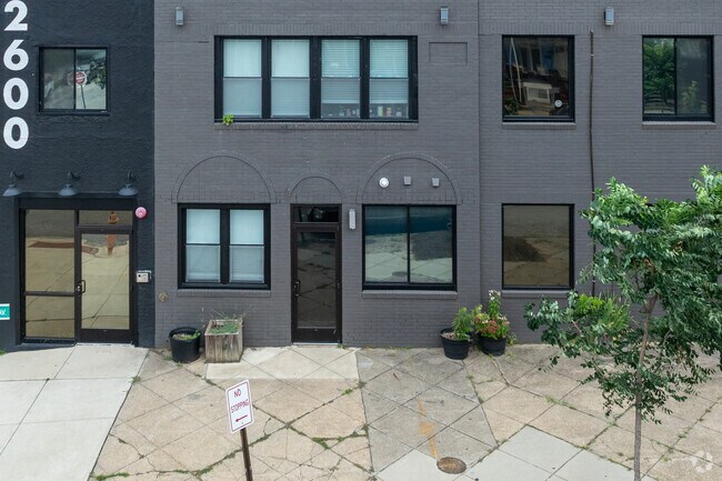 Building Photo - 2600 Huntingdon Ave
