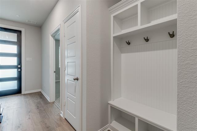 Building Photo - 8343 Challenger Ln