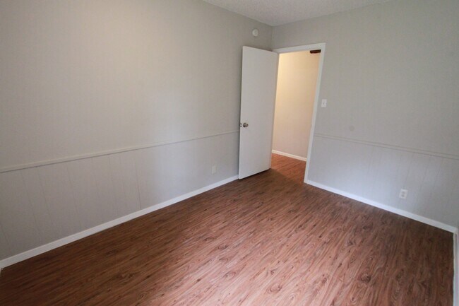 Foto del edificio - East Austin 4BR Gem on Cul-de-Sac w/ Spacious Lot & Updates