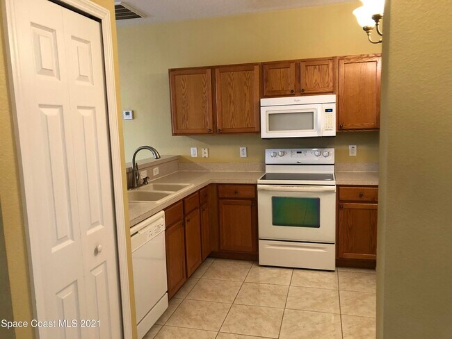 Foto del edificio - 3646 Mt Carmel Ln