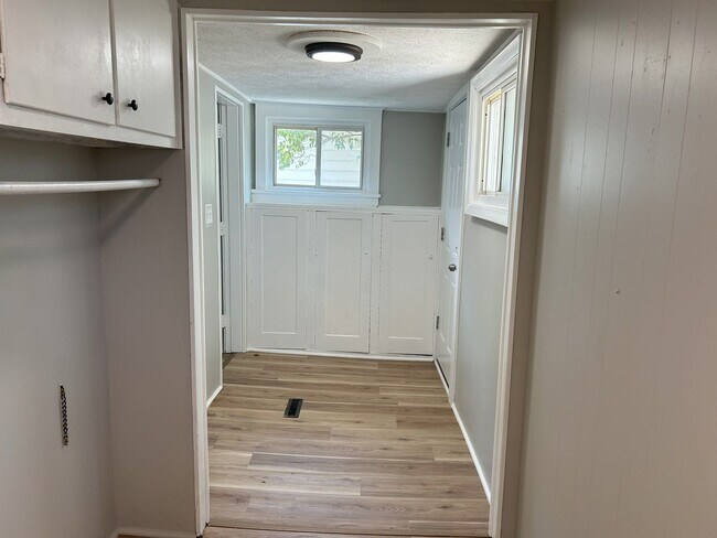 Foto del edificio - 3 Bed Single Family with Huge Kitchen and ...