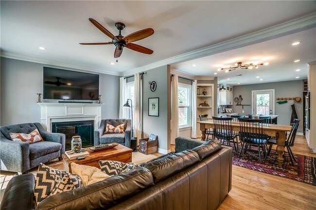Building Photo - 2311 Barberry Dr