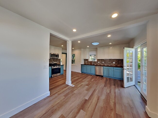 Building Photo - Gaskill Gem 4/2 with Studio ADU Included