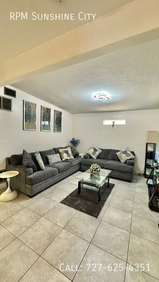 Foto del edificio - 3940 67th Ave N