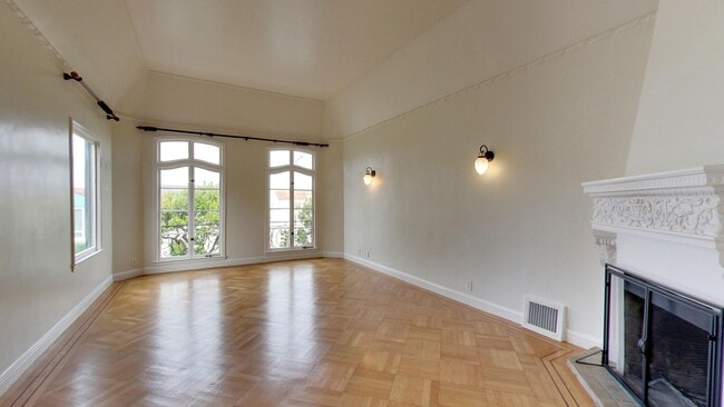 Foto del edificio - Lakeside 3 Bedroom / 3 Bathroom Single Fam...