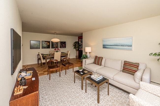Model 1C Living Room - The Harbour Club