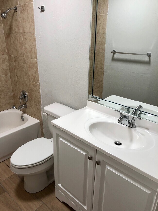 Building Photo - 2901 Highland Ave