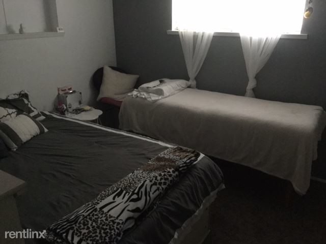 Building Photo - 9371 Fir Dr