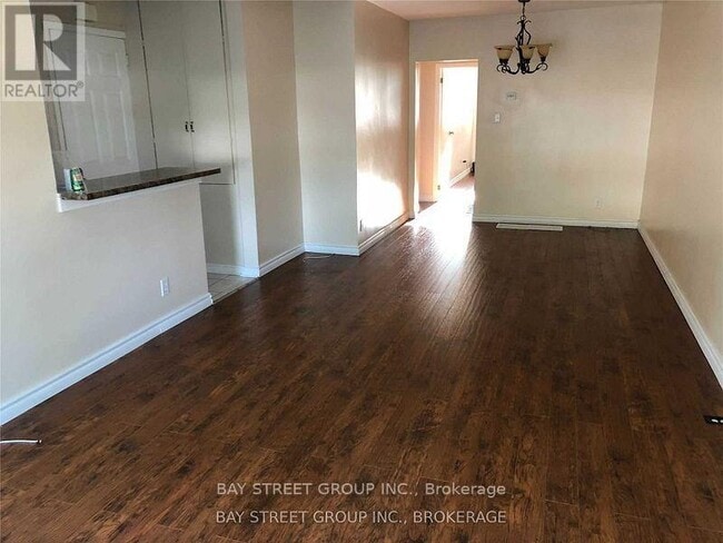 Photo du bâtiment - 241 Taylor Mills Dr N