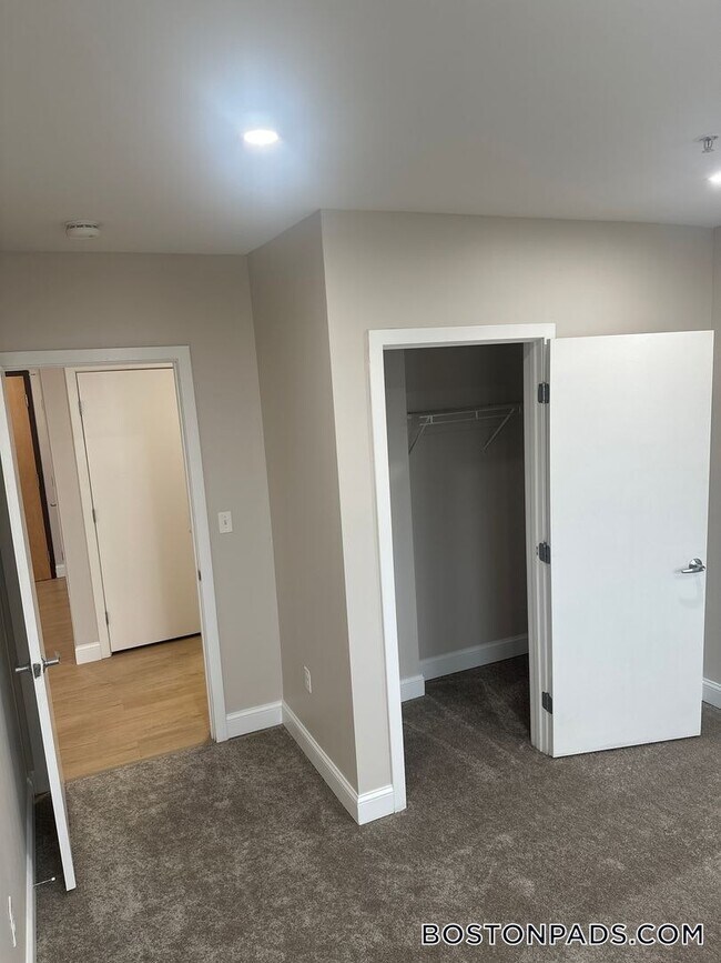 Foto del edificio - 75 S Main St