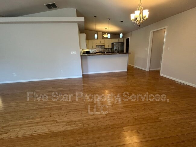 Building Photo - 1414 School House Ln