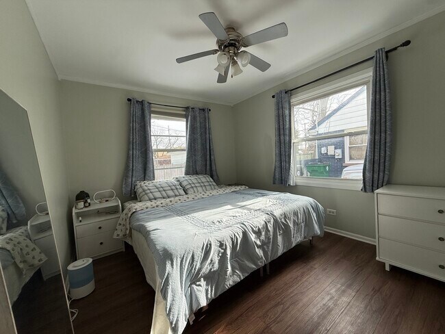 Building Photo - 1107 Bristol Ave