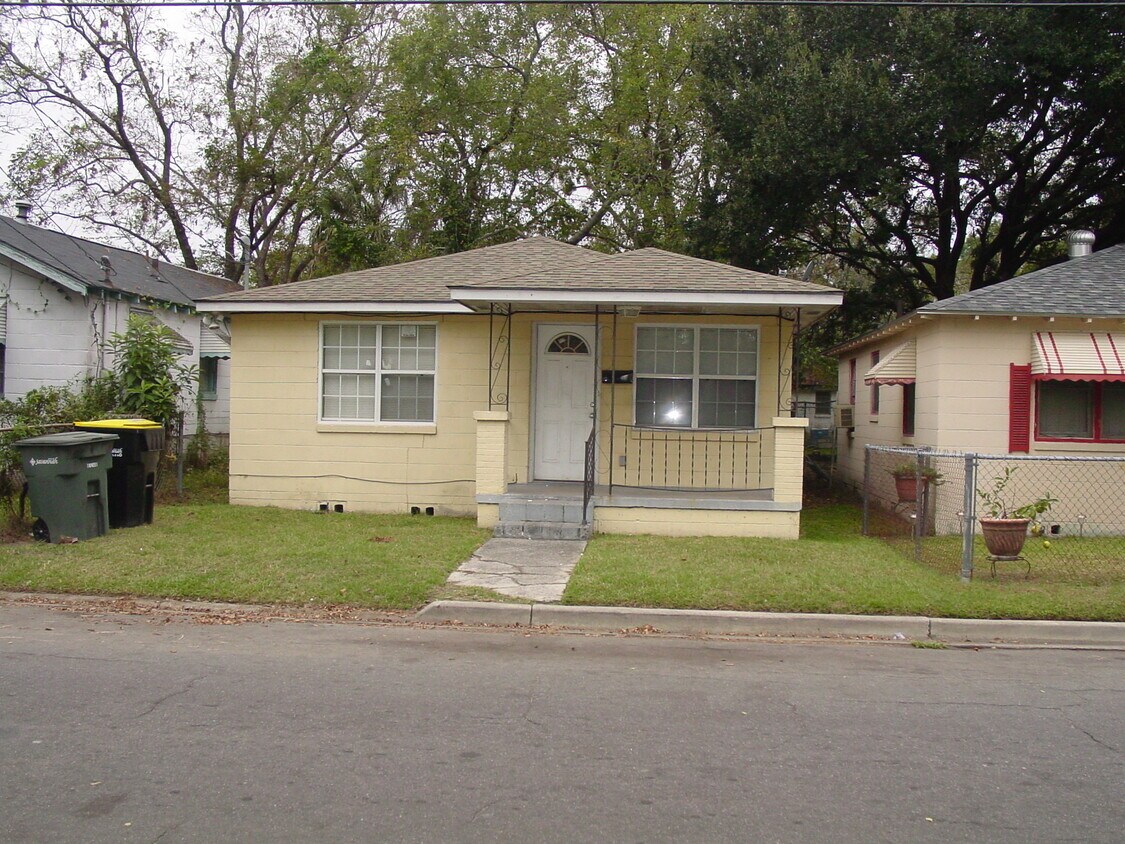 Primary Photo - 25 Norton St