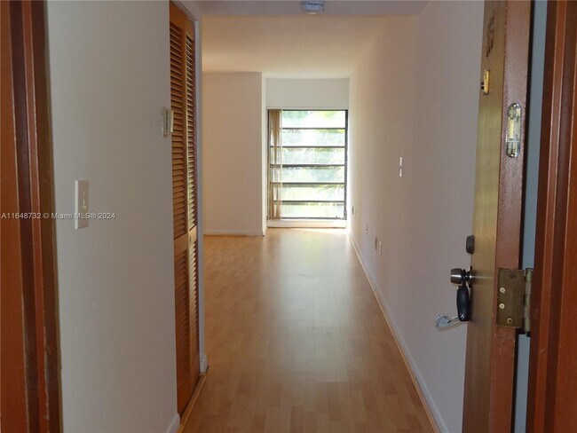 Building Photo - 8850 SW 123rd Ct