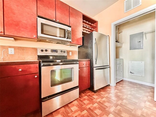 Building Photo - 2505 San Gabriel St