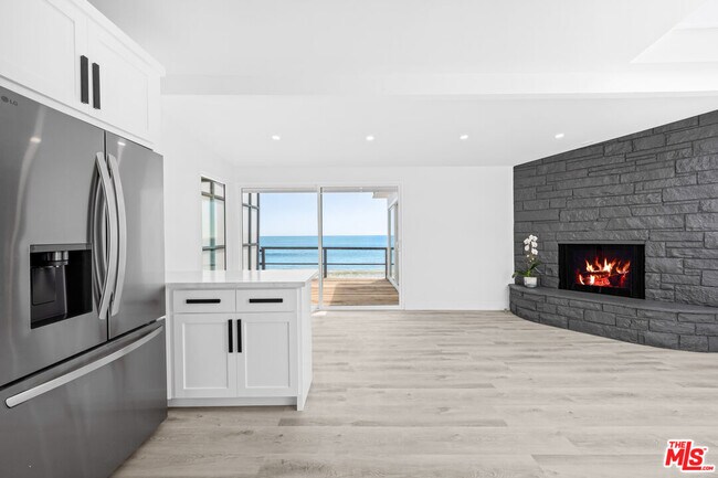 Foto del edificio - 25154 Malibu Rd
