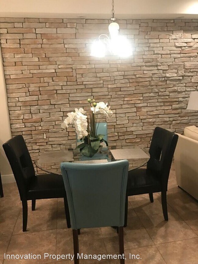 Foto del edificio - 3 br, 2.5 bath House - 8111 Roseville Blvd