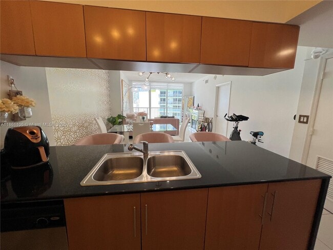 Foto del edificio - 1750 N Bayshore Dr