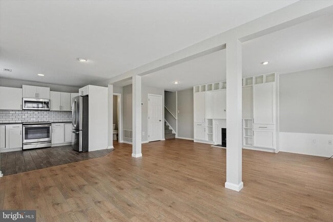 Building Photo - 5503 Drawbridge Ct