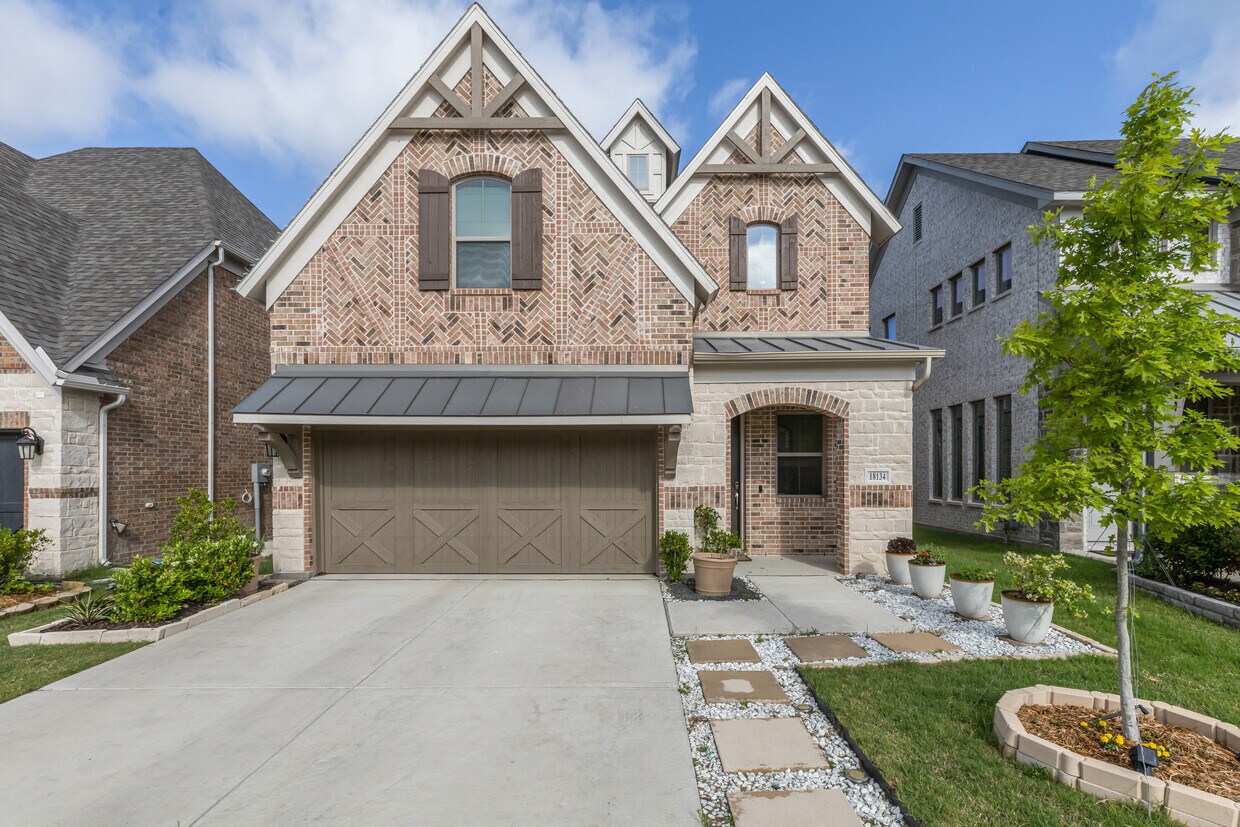Foto principal - 18134 Lakefront Ct