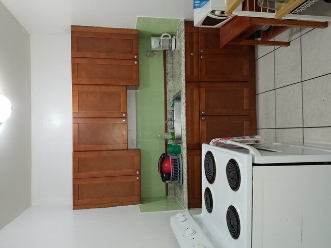 Foto del edificio - 1835-1845 NE 170th St